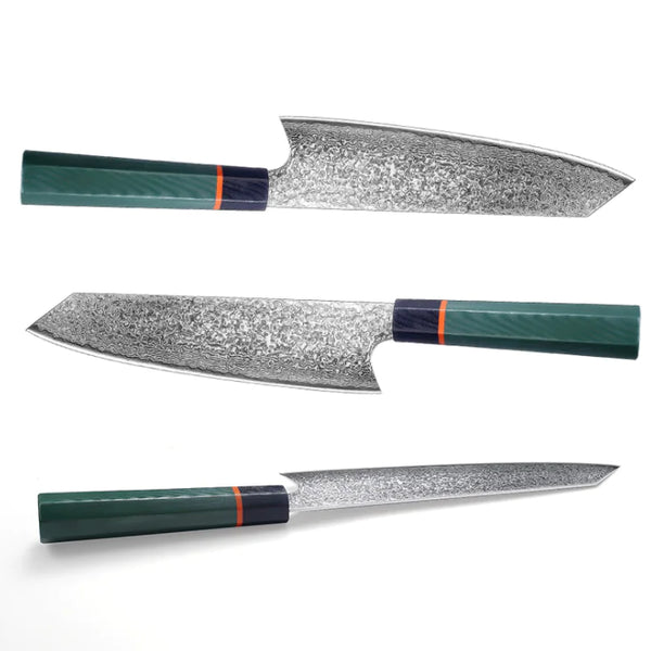 Couteau en acier damas et manche tricolore sur fond blanc 