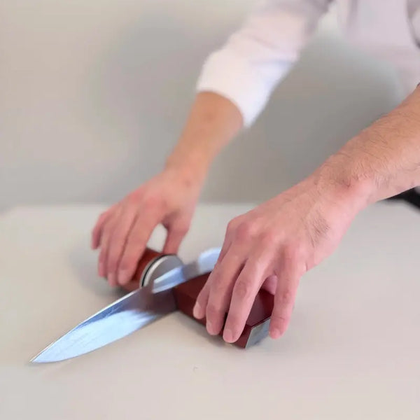 Aiguiseur rotatif en action