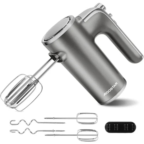 Batteur électrique gris sur fond blanc