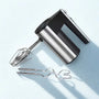 Batteur sur fond blanc