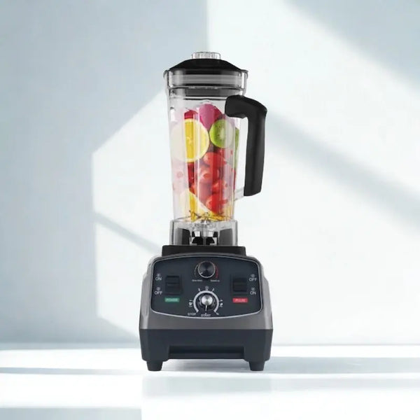 Blender noir sur fond blanc