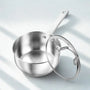 Casserole inox pro sur fond blanc