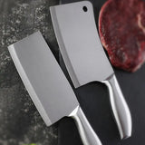 2 couteaux sur fond gris