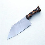 Couteau nordique manche en bois sur fond blanc
