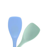 2 cuillères sur fond blanc