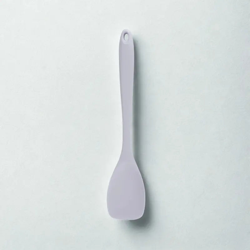 Cuillère gris sur fond blanc
