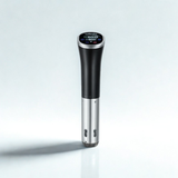 Cuiseur sous vide sur fond blanc