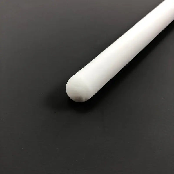 Mèche de fusil à aiguiser en céramique blanche sur fond gris
