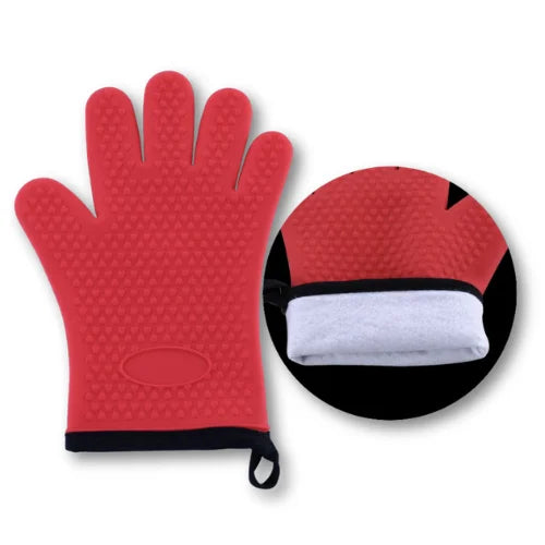 Gants rouges sur fond blanc