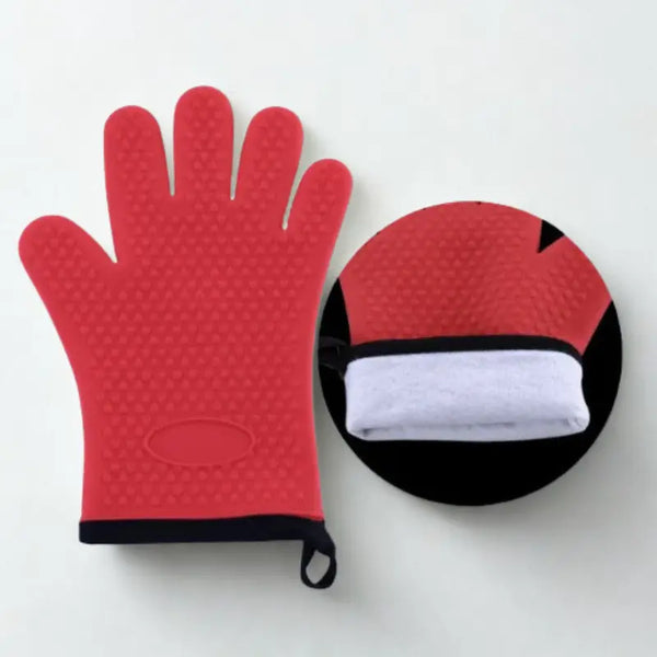 Gants rouges sur fond blanc