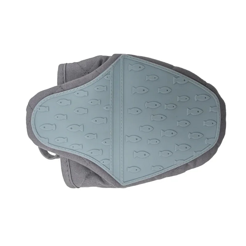 Gant de four sur fond blanc