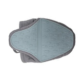 Gant de four sur fond blanc