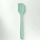 Maryse turquoise sur fond blanc