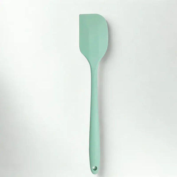 Maryse turquoise sur fond blanc