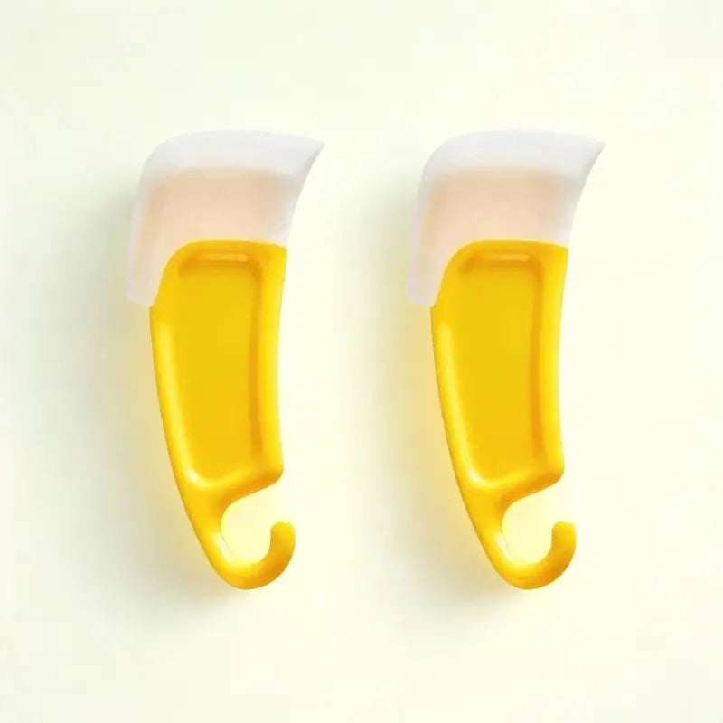 2 maryses jaunes sur fond blanc