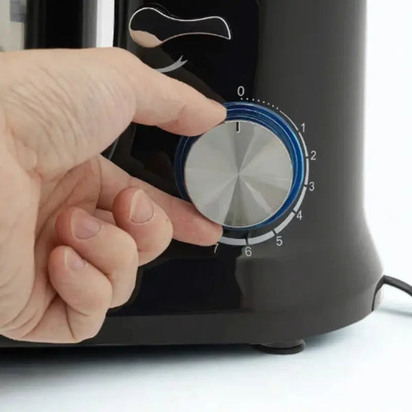 Robot pâtissier MixMaster sur fond blanc