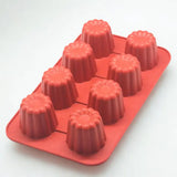Moule à canelés sûr fond blanc