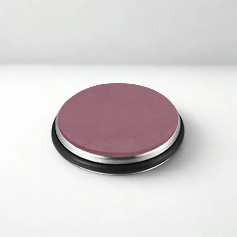 Disque pierre sûr fond blanc