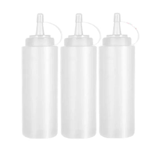 3 pipettes sur fond blanc