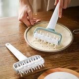 Rouleau pique pâte en action