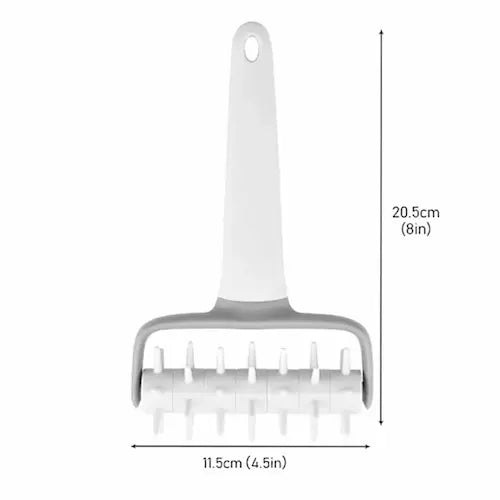 Rouleau pique pâte en action avec dimensions