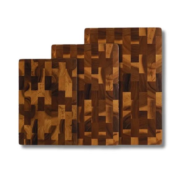 3 Planches en bois sur fond blanc