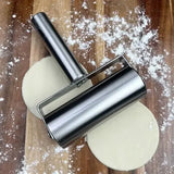 Rouleau à pâte en inox sur bois