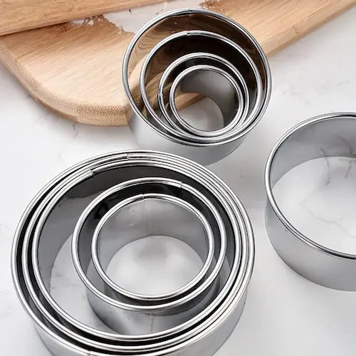 Set of 5 stainless steel cookie cutters - Round shape