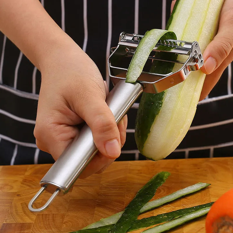 Rasoir à légume en action