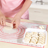 Raviolis en fabrication sur tapis pétrissage