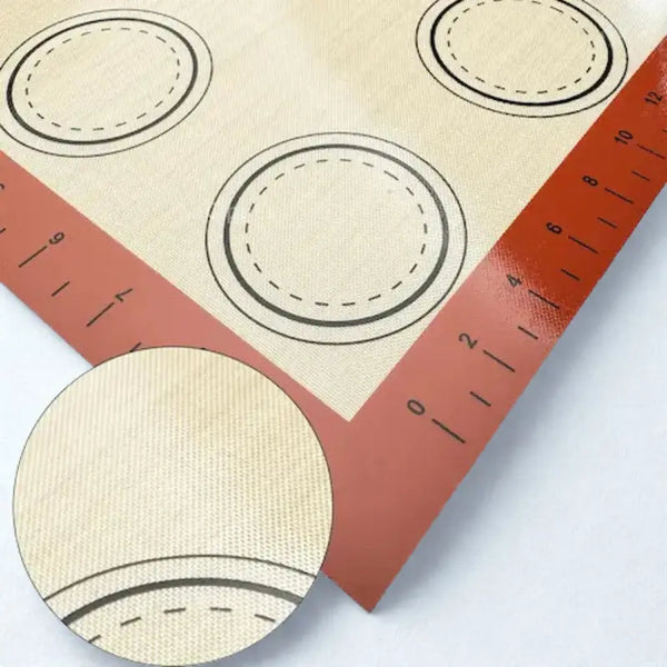 Tapis pâtissier sur fond blanc