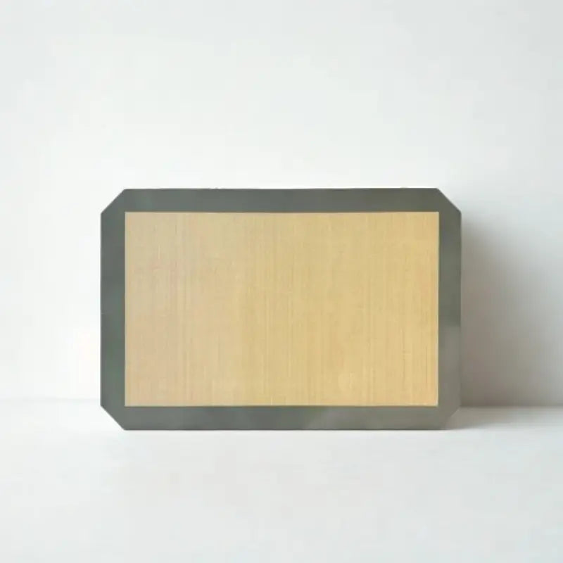 Tapis pâtissier sur fond blanc