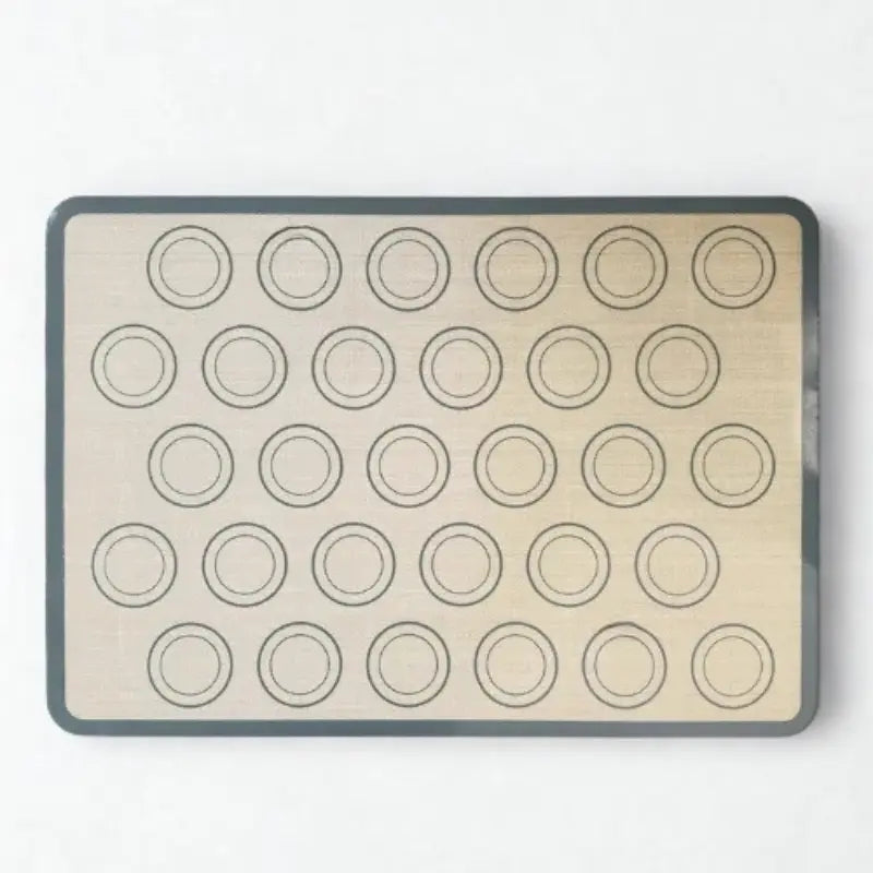 Tapis pâtissier sur fond blanc
