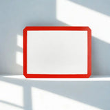 Tapis pâtissier rouge et blanc sur fond blanc