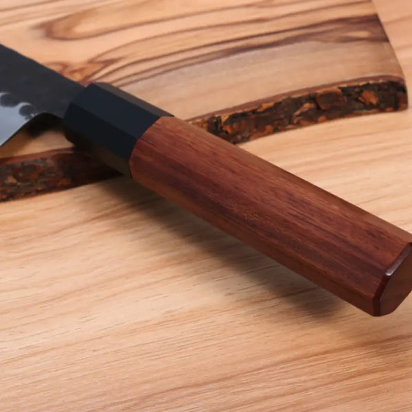 Couteau sashimi sur bois