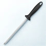 Fusil a aiguiser en carbone sur fond blanc