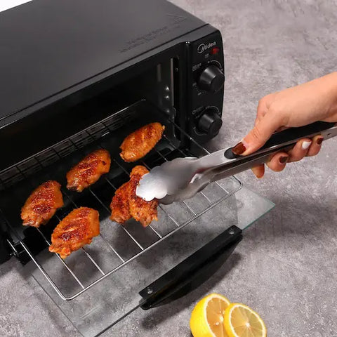 Pince de cuisine en action